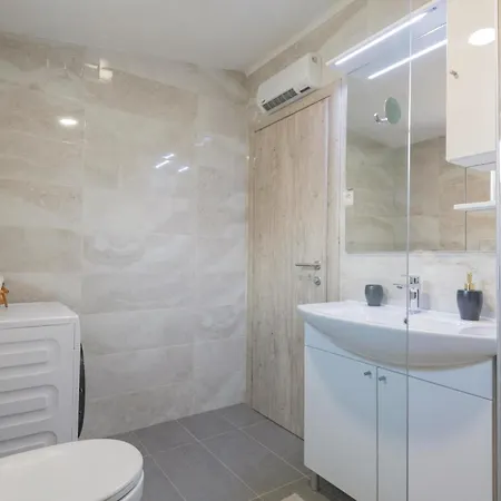 Three-bedroom In Tatil Evi Grubine