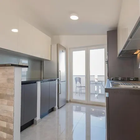 Three-bedroom In Tatil Evi *