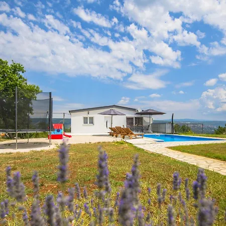 Three-bedroom In * Grubine